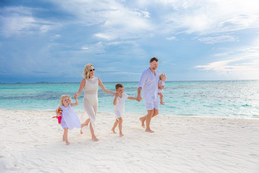 Beach Family Photo Outfits: 7 Stylish Ideas for Beautiful Family Pictures Beach Family Photo Outfits